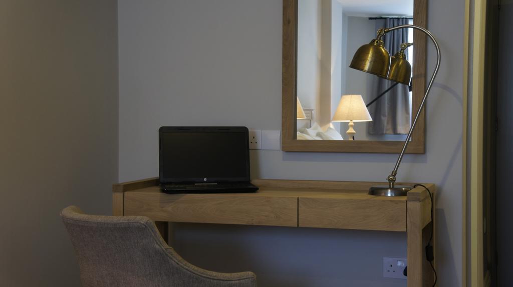 Abergavenny Hotel Екстериор снимка